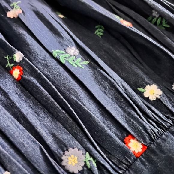 NWT Mini Boden Chambray Embroidered Frill Dress Cotton |  Girls size 11/12 - Picture 7 of 7